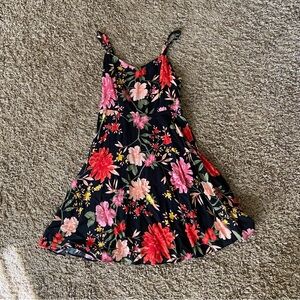 S Old Navy black floral summer dress